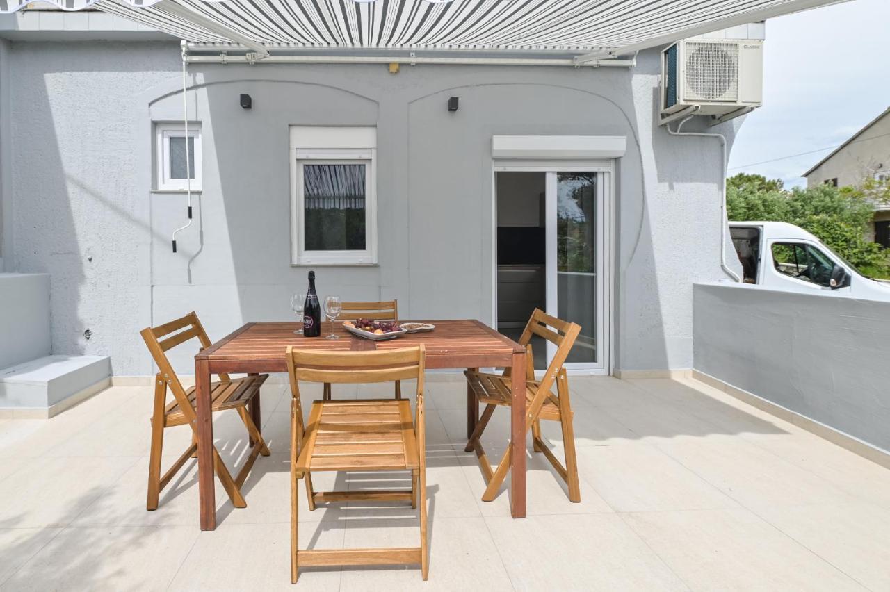 Ferienwohnung Double L House Novalja Exterior foto